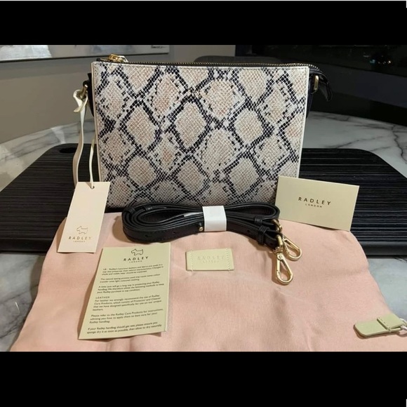 RADLEY LONDON Bags Radley London Selby St Leather Crossbody Bag